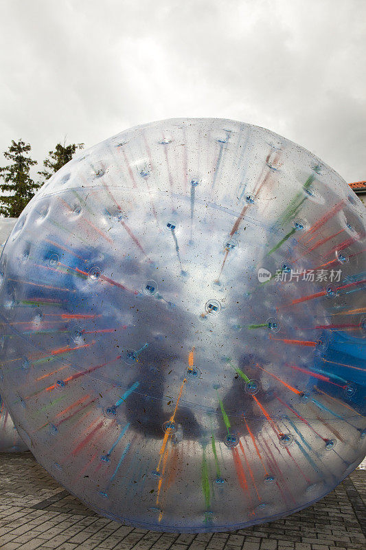 Zorbing -大的塑料球